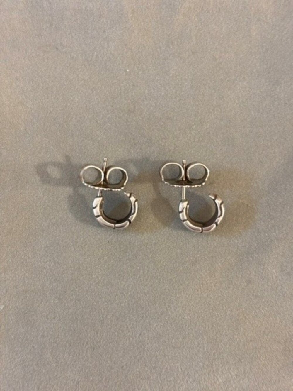 Vintage Lisa Jenks Silver Huggie Earrings - Picture 2 of 4
